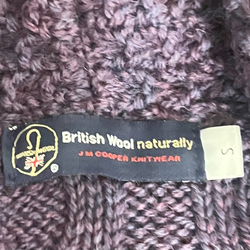 British Wool Naturally JM Cooper Cardigan Arran Buckle Cable KnitWear Purple S - Picture 3 of 13